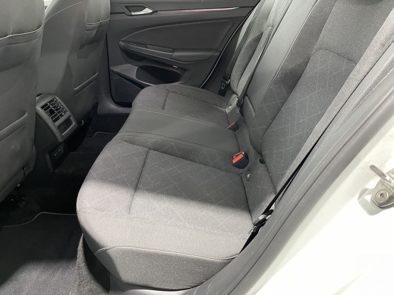 Fahrzeugabbildung Volkswagen Golf 2.0 TDI*Life*LED*Navi*ACC*Lane*PDC*SHZ*