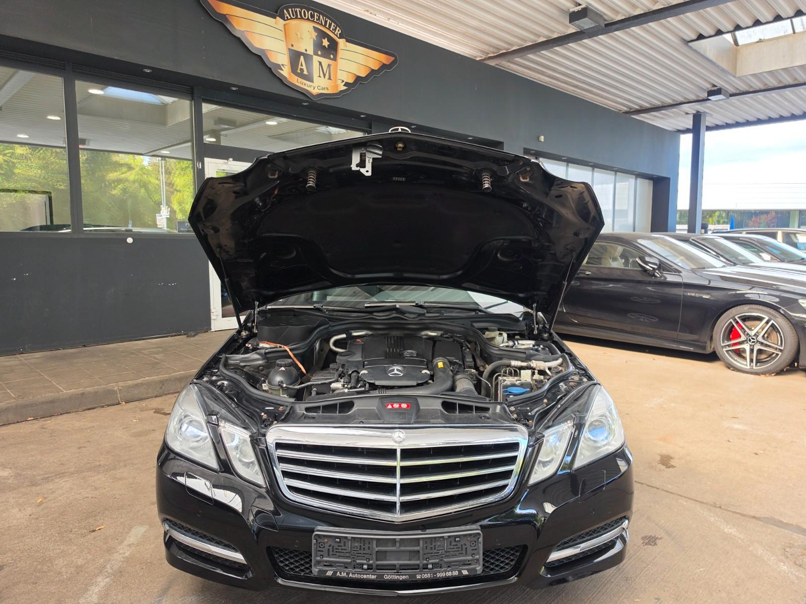 Mercedes-Benz E200 2011 — photo 35