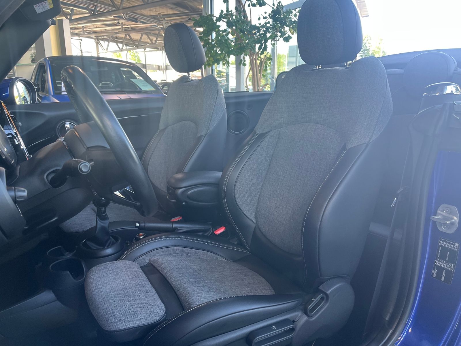 Fahrzeugabbildung MINI Cabrio Cooper S Chili LED NAVI ALU