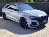 Audi RSQ8 RS Q8 4.0 TFSI quattro Akrapovic B&O - Audi RSQ8 mit Anhängerkupplung
