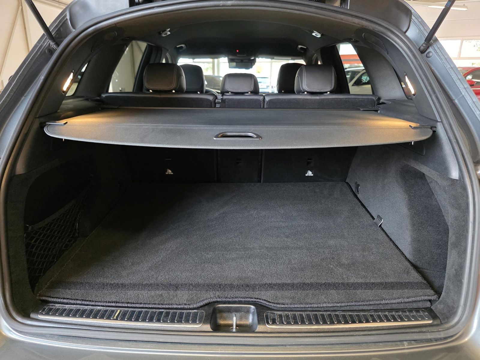 Fahrzeugabbildung Mercedes-Benz GLC 200 4M AMG/Night/Spur/Virtual/Ahk 155 kW ...