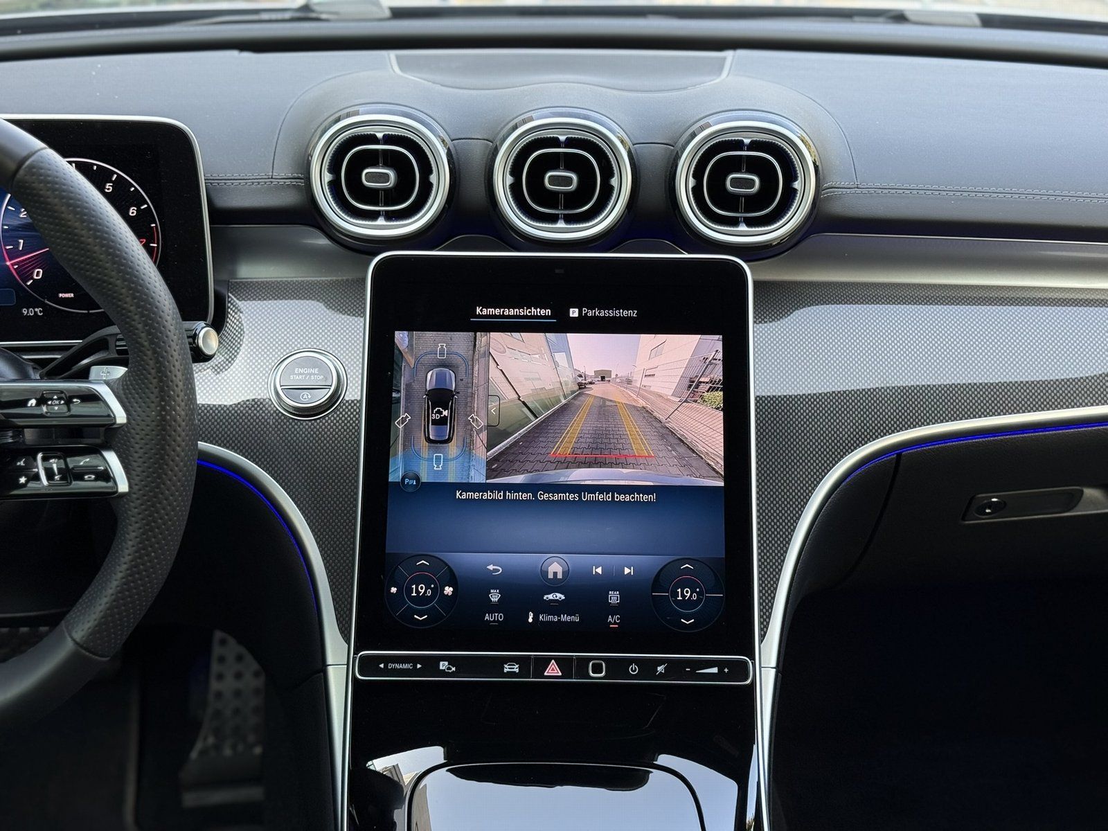 Fahrzeugabbildung Mercedes-Benz C 200 T AMG*DISTRONIC*360°*DIGITALLIGHT*KEYLESS*