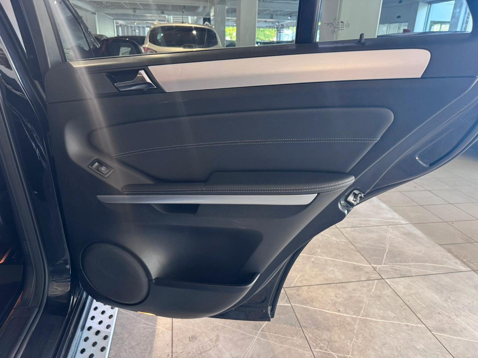 Mercedes-Benz ML 300 CDI BE Sportpaket *Automatik*AHK 3,5t *