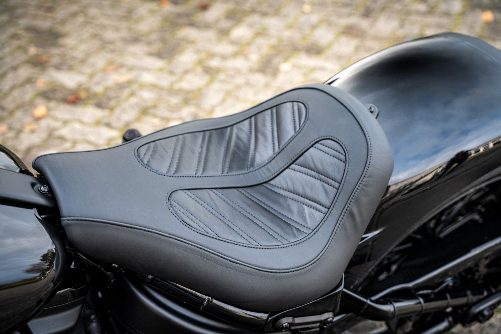 Fahrzeugabbildung Harley-Davidson SPECIAL DARK FAT BOY FLFBS 114 MY24