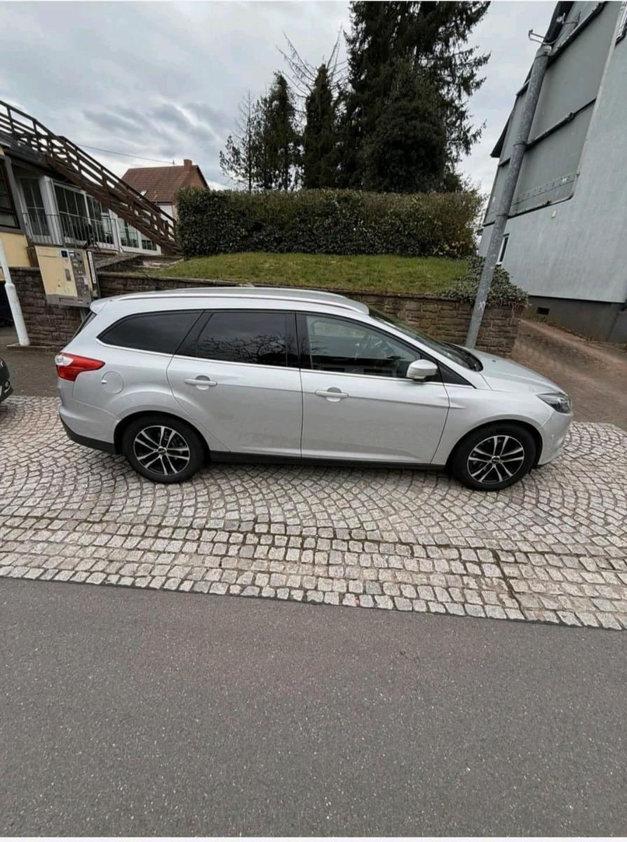 Ford Focus 2011 — двигун 140 HP (103kW)