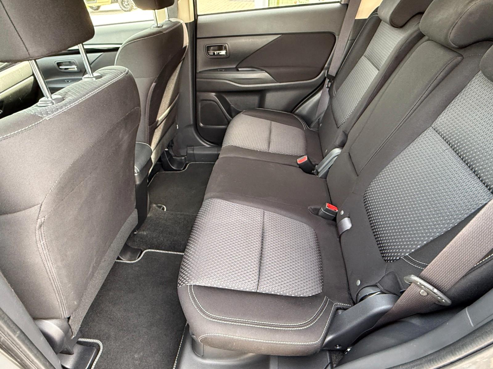Mitsubishi Outlander 2.0 MIVEC Diamant ClearTec 2WD 