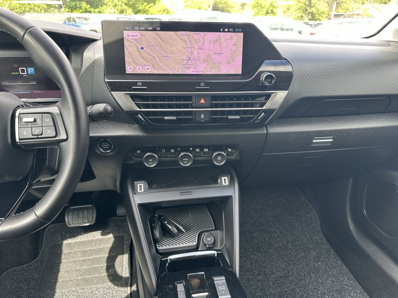 Fahrzeugabbildung Citroën ë-C4 X Shine-1Hnd-Navi-Schiebedach* - mit KI generiert/bearbeitet