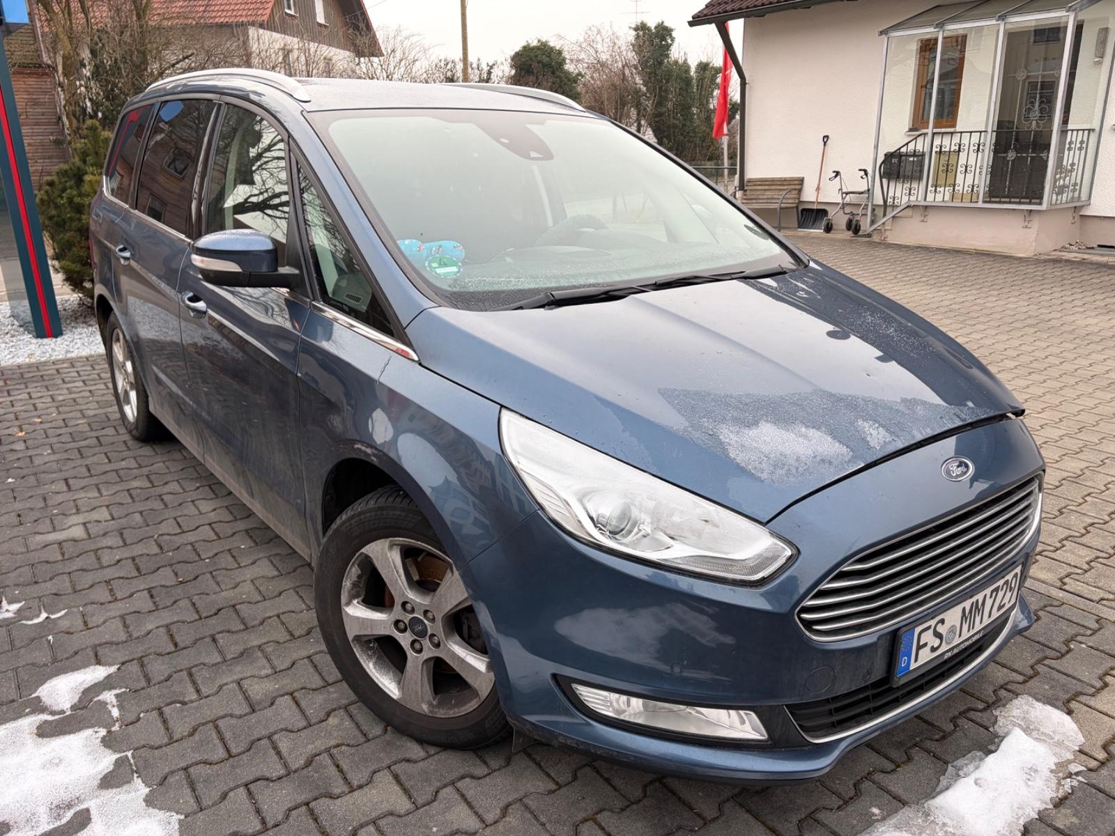 Ford Galaxy Titanium 7Sitzer Navi SHZ 114´KM