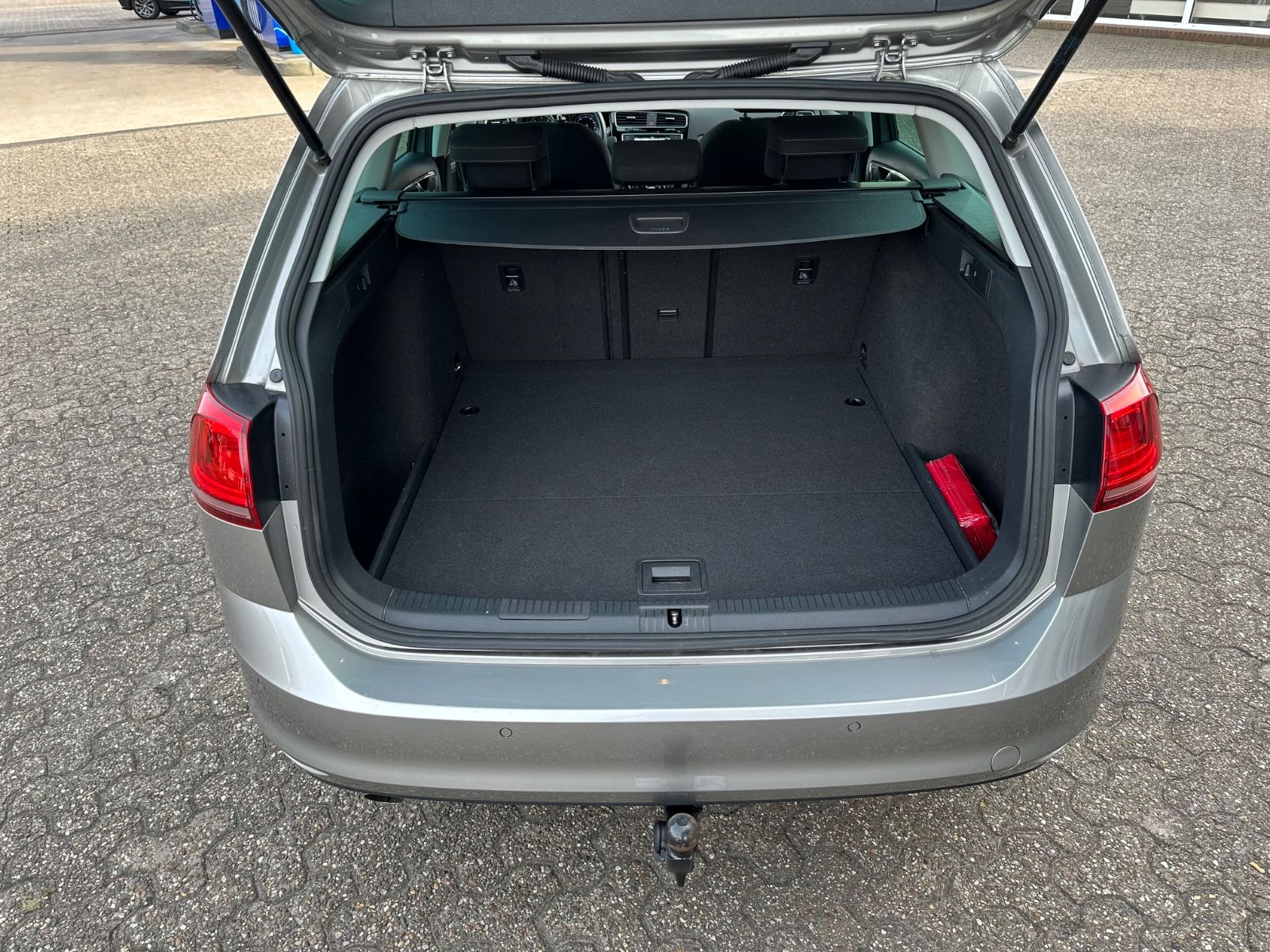 Fahrzeugabbildung Volkswagen Golf VII Variant 1.6 TDI Allstar AHK/Navi/SHZG