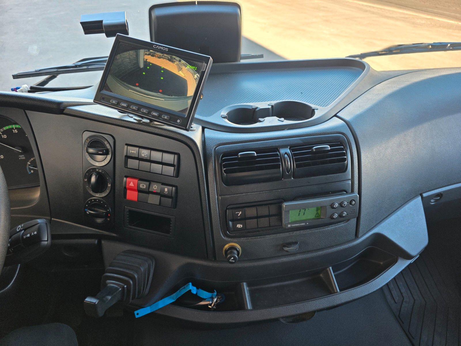 Fahrzeugabbildung Mercedes-Benz Atego 818 L ThermoKing V-600 Max LBW Klima