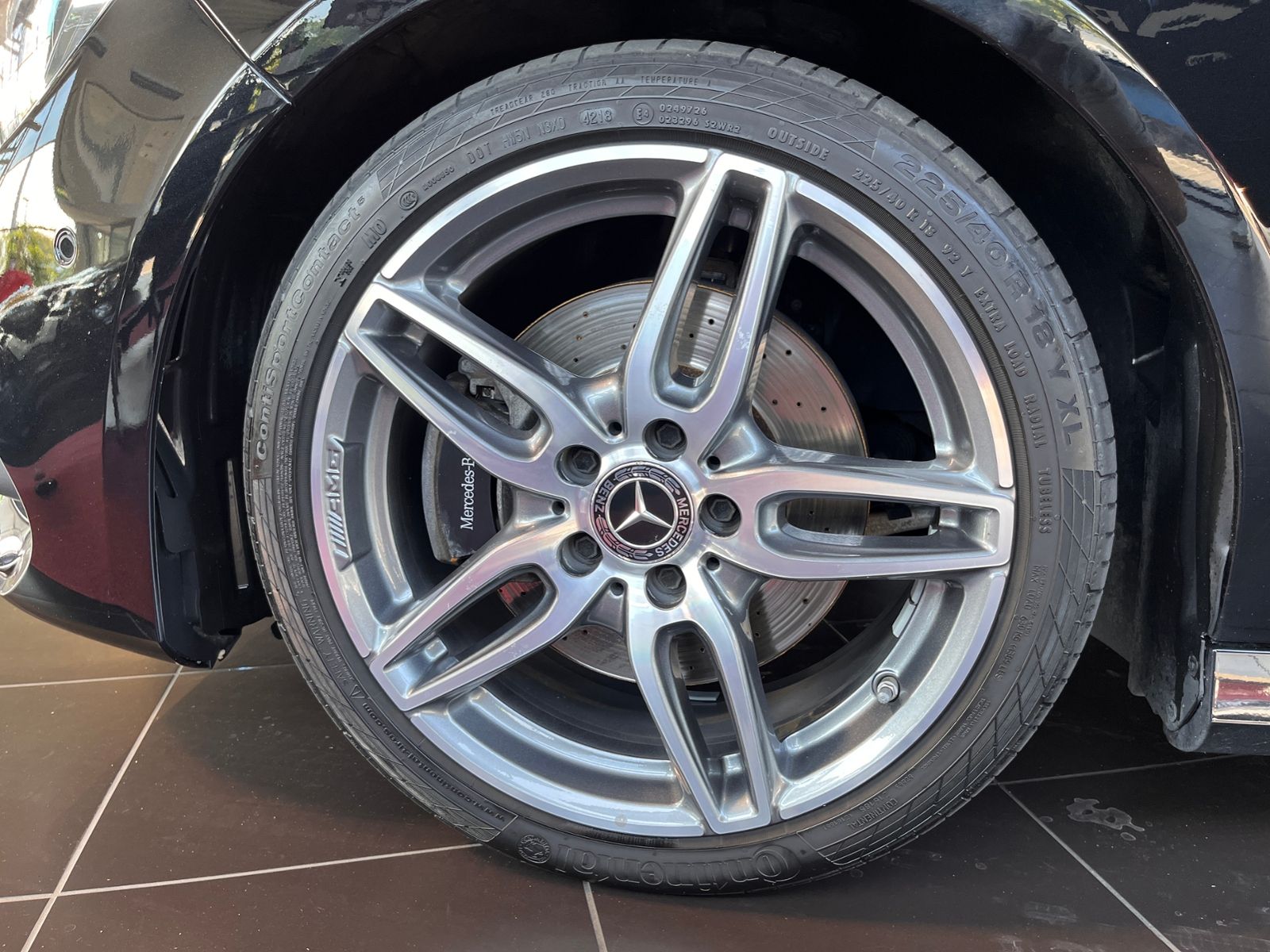 Fahrzeugabbildung Mercedes-Benz CLA 250 Shooting Brake AMG Line ACC LED