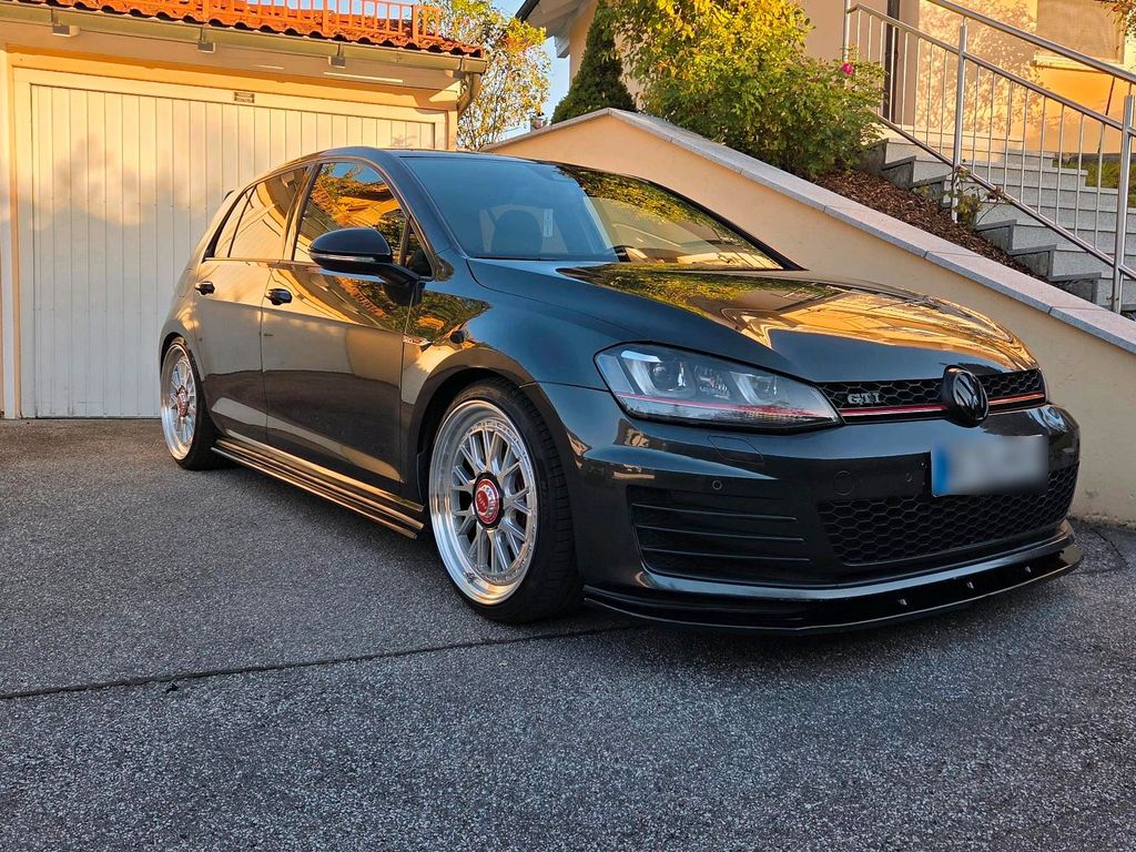 Image of Volkswagen Golf