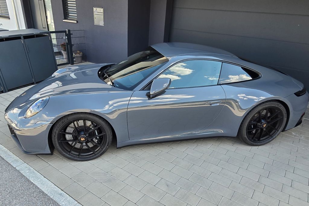 Image of Porsche 992