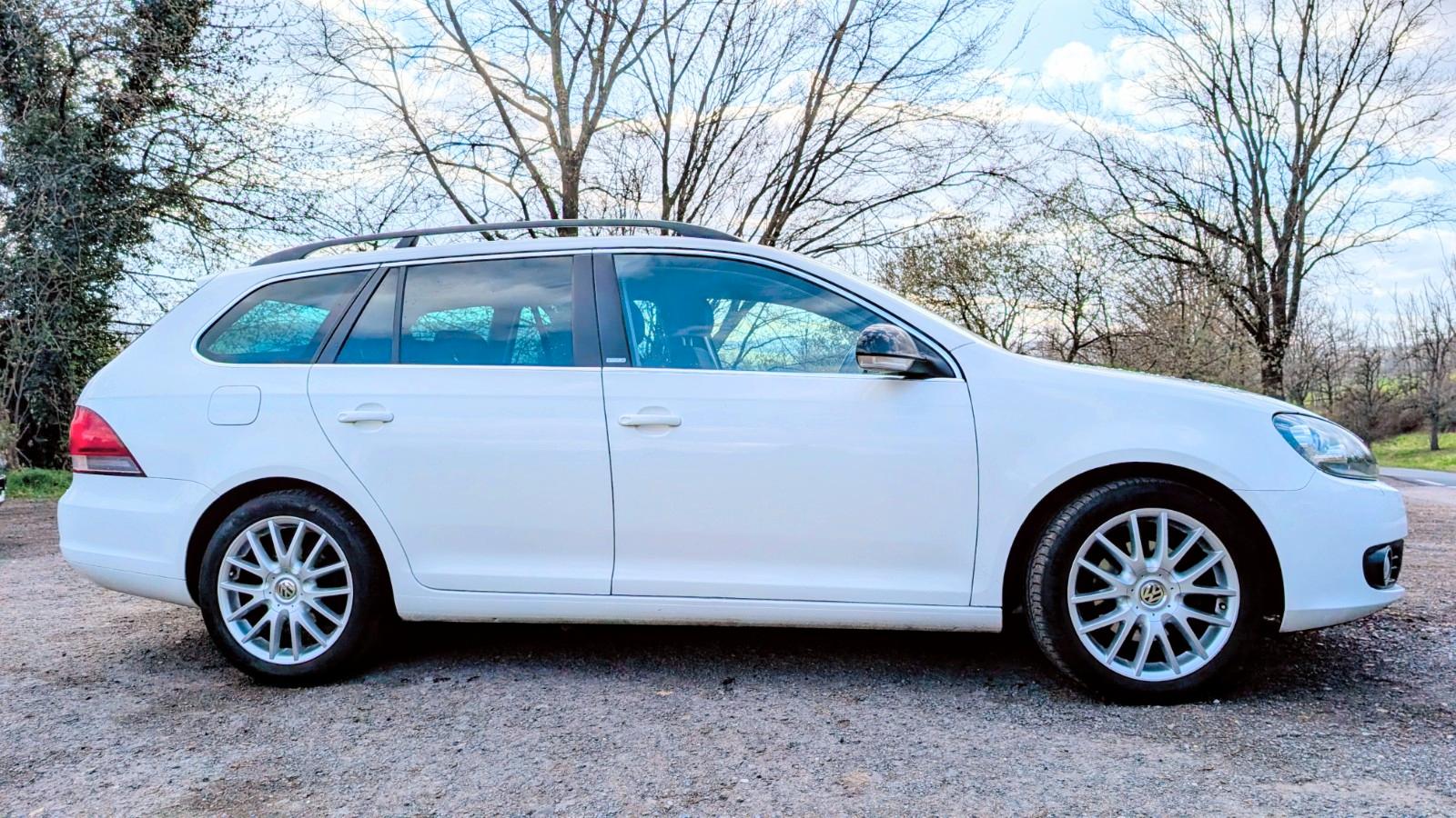 Volkswagen Golf 2012 — rear view