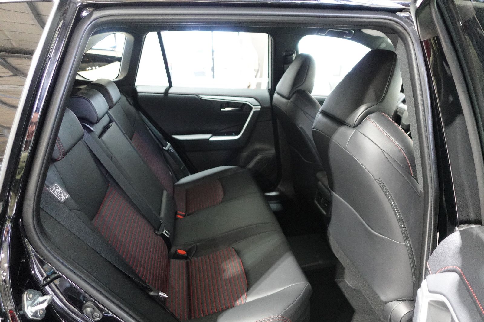 Fahrzeugabbildung Suzuki Across Plug-In Hybrid - Sitzh.,LED,Kamera,PDC