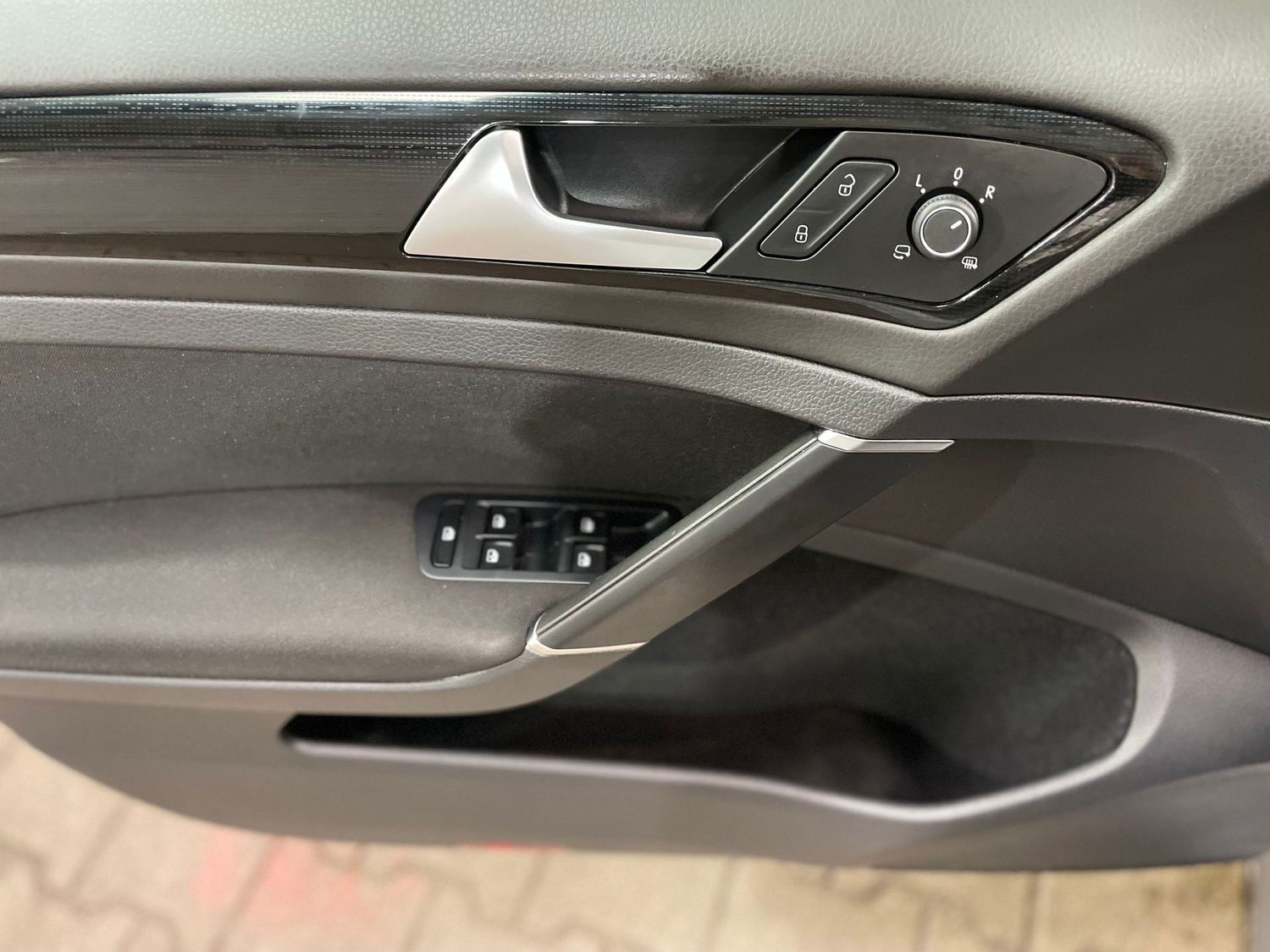 Fahrzeugabbildung Volkswagen Golf 1.5 TSI Sound #ACC#Navi#Carplay#PDC