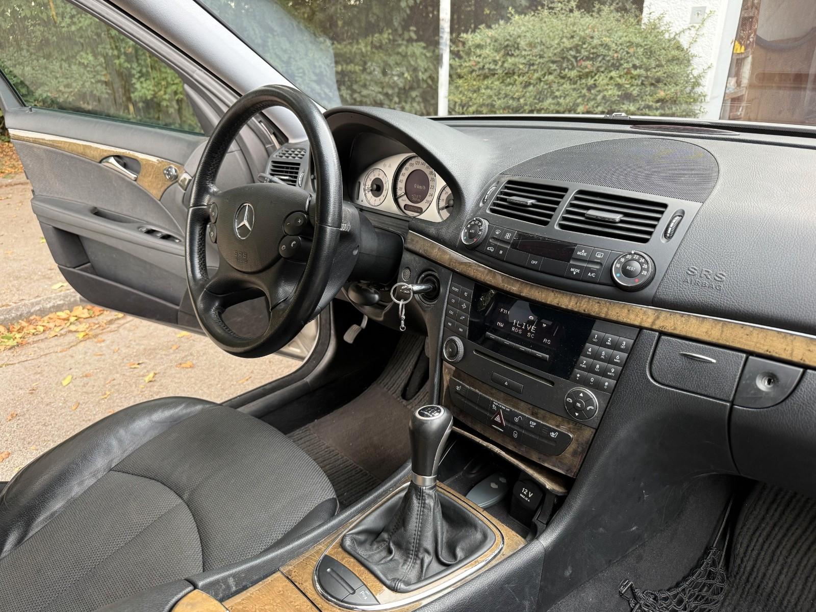 Mercedes-Benz E200 2006 — photo 9