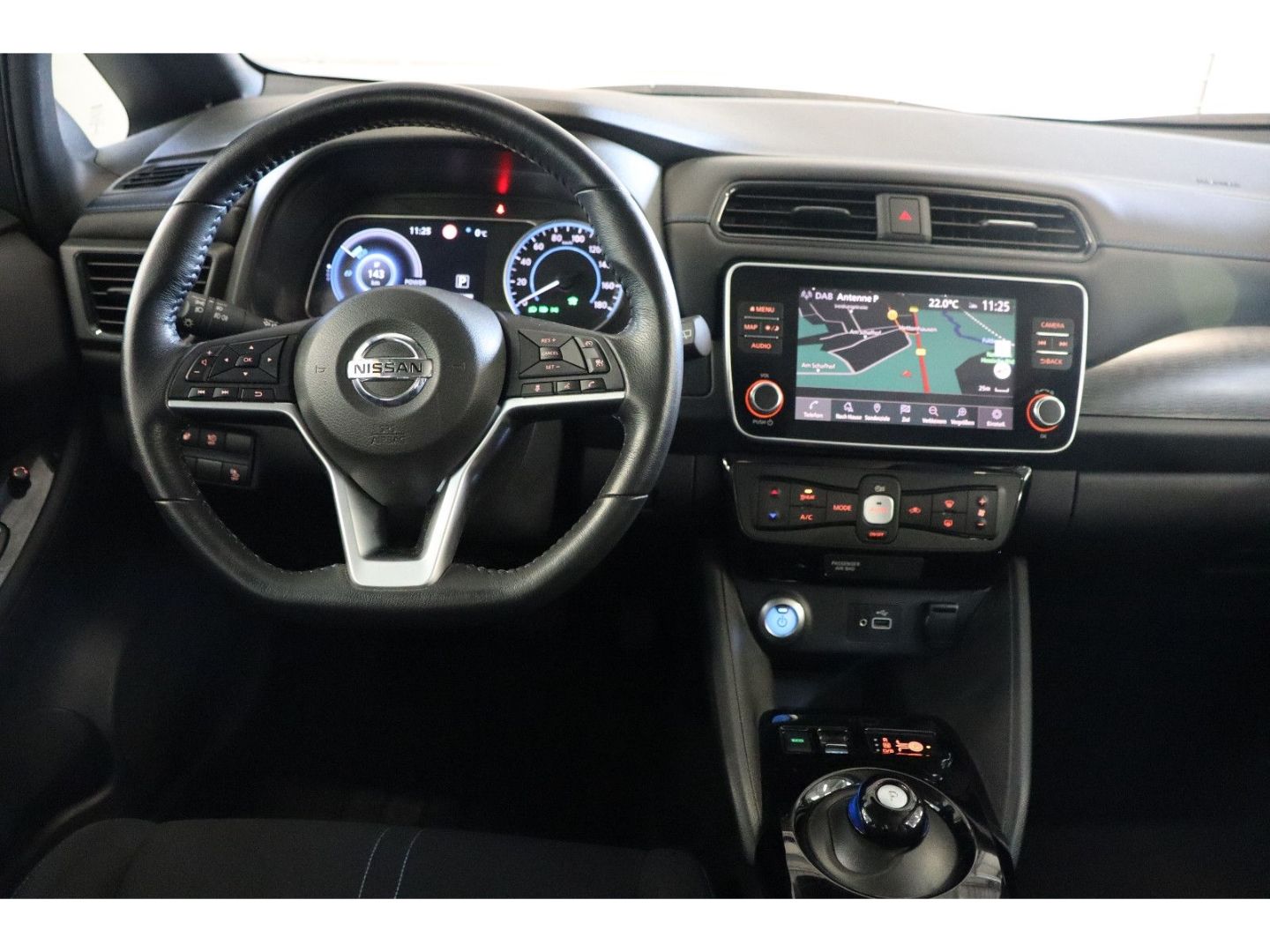 Fahrzeugabbildung Nissan Leaf 40 kWh Connect EV ACC Blis DAB Navi Kamera