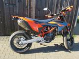 KTM 690 SMC R 2026 inkl. kurzer Kennzeichenträger - KTM NEU SUPER MOTO