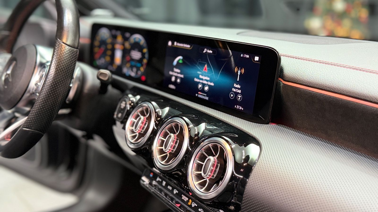 Fahrzeugabbildung Mercedes-Benz CLA 45 AMG Shooting Brake|BURMESTER|HEAD-UP|VOLL