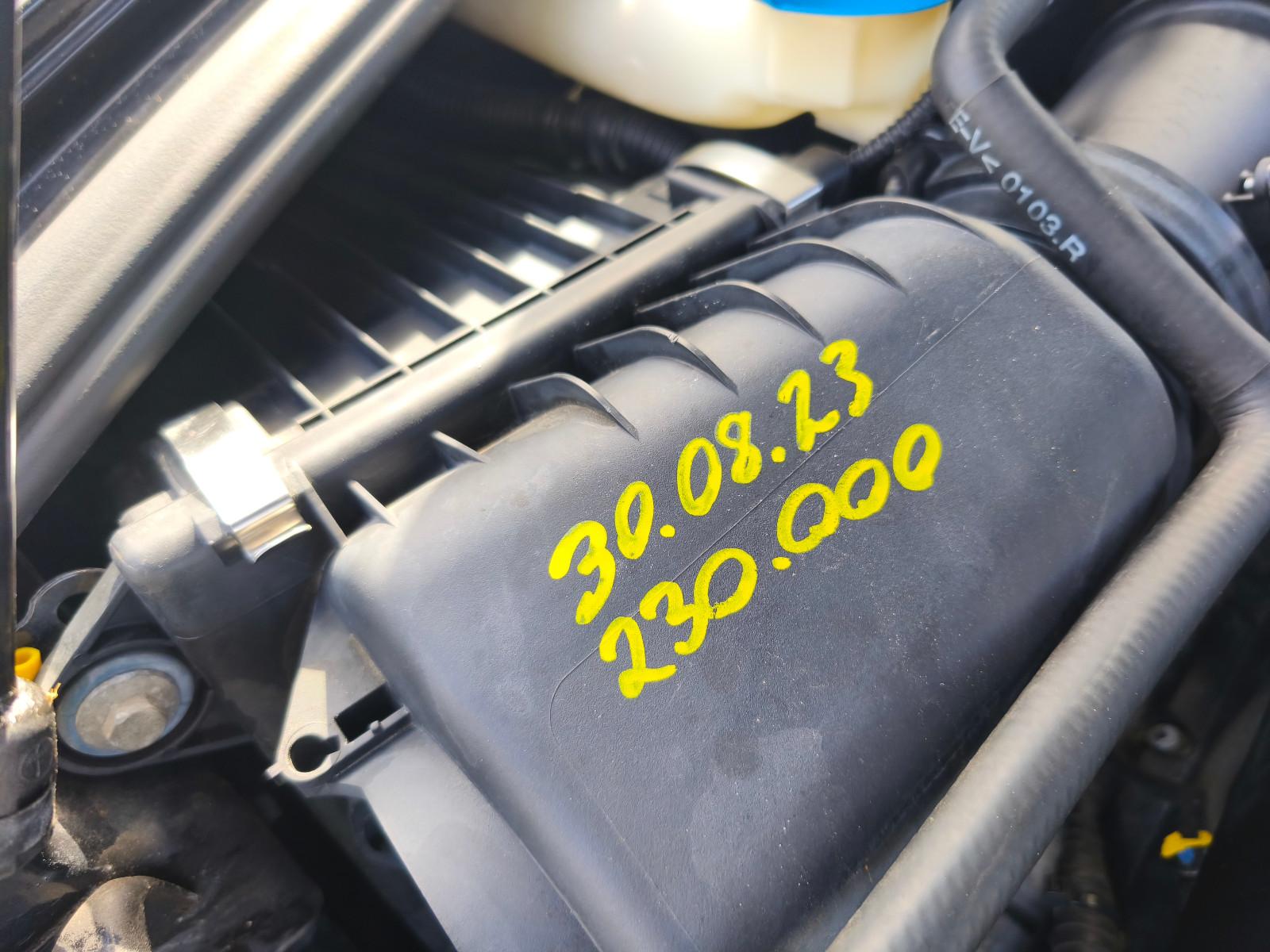 Volkswagen Touareg 2010 — photo 18