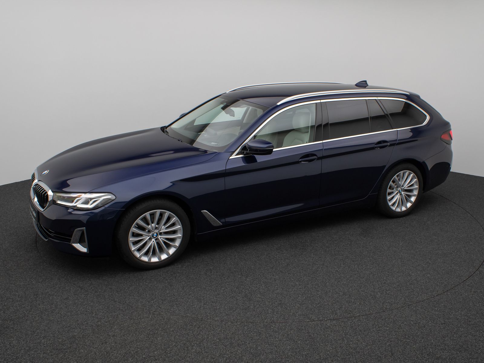 Fahrzeugabbildung BMW 520i Luxury Line Kamera HUD DAB B&W Alarm Sport
