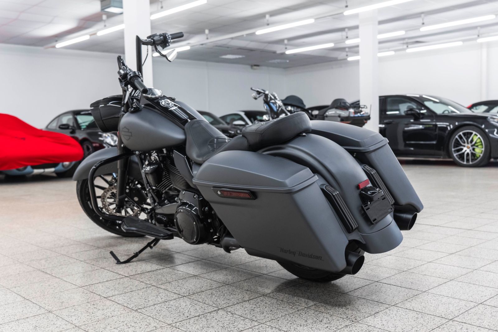 Fahrzeugabbildung Harley-Davidson FLHRXS ROAD KING