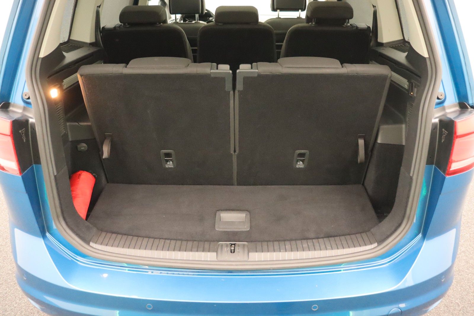 Fahrzeugabbildung Volkswagen Touran Comfortline ACC AHK Panorama7Sitze