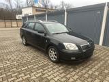 Toyota Avensis 1.8 Kupplung & Service neu - Toyota Avensis aus 2004: Kombi