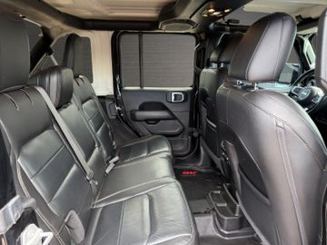Jeep Wrangler - 11