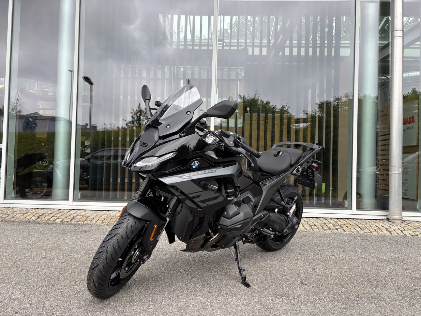 Fahrzeugabbildung BMW R 1300 RS Triple Black 4 Pakete
