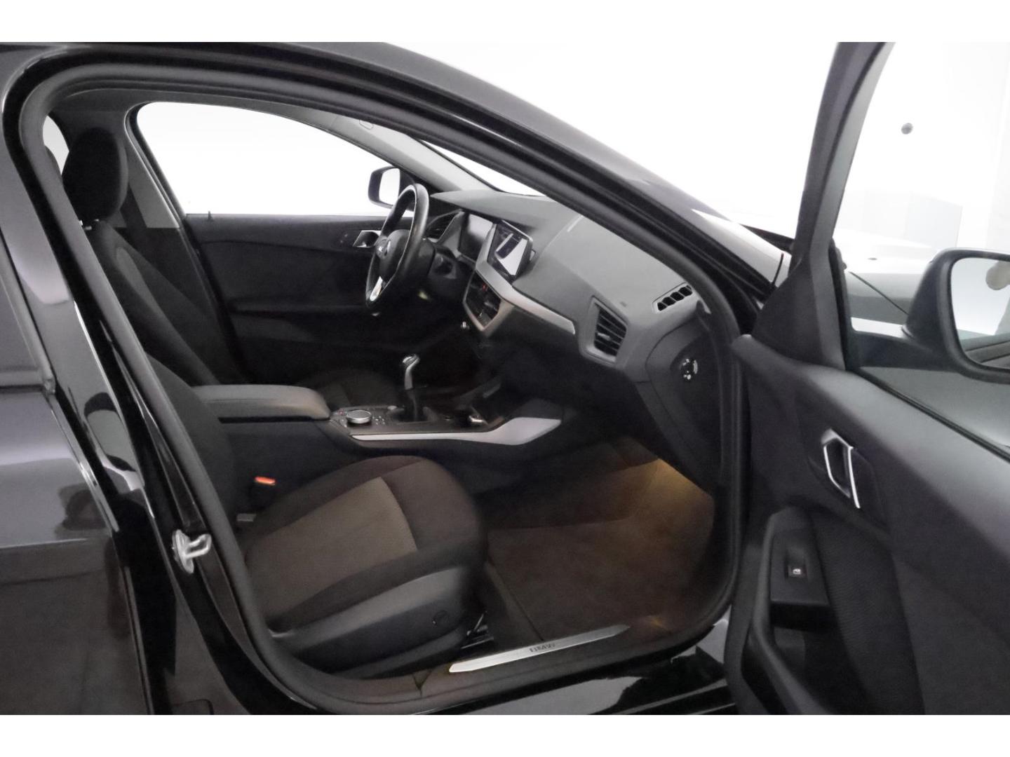 BMW 118 i Advantage+LED+PDC+VIRTUAL+SHZ+TEMPO, миниатюра 17