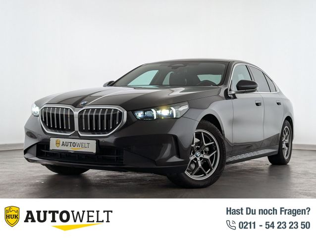 BMW 520 i (EURO 6E) LEDER+NAVI+HUD+LED+SHZ+360+Navi