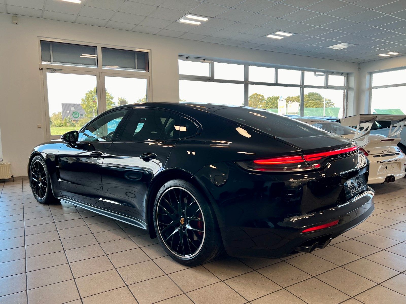 Fahrzeugabbildung Porsche Panamera GTS Panorama, ACC, Hinterachslenkung