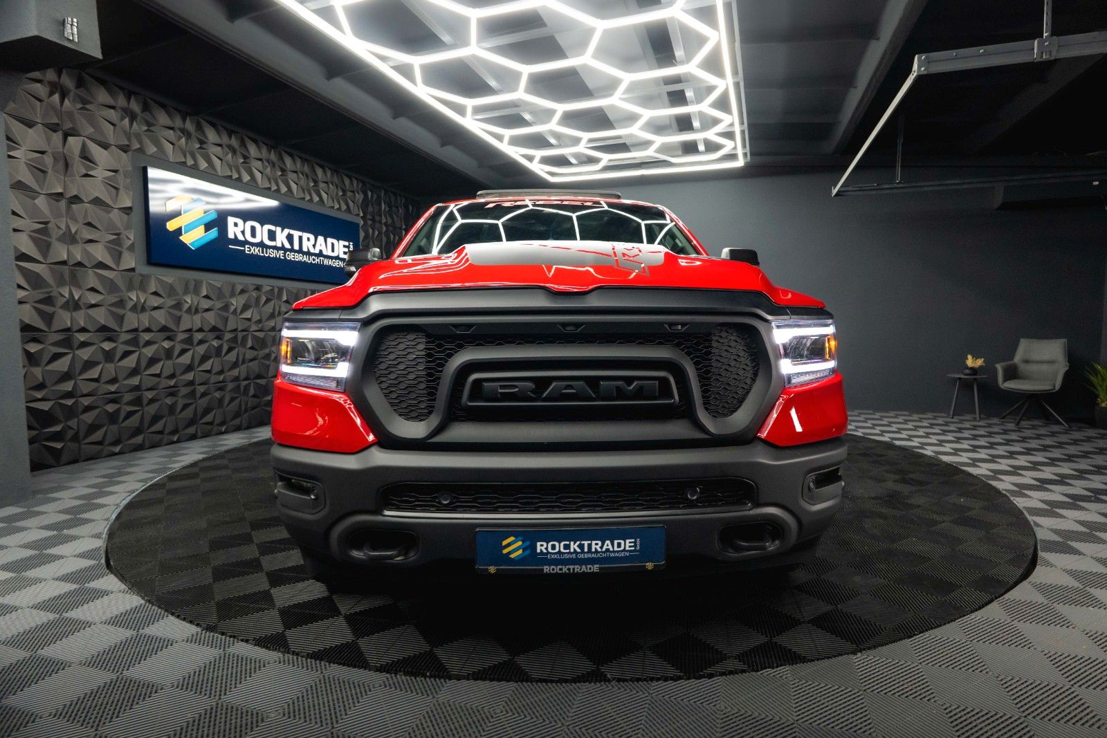 Fahrzeugabbildung Dodge RAM 5.7 V8 HEMI 4x4 REBEL AXLE LOCK LPG Pano ACC