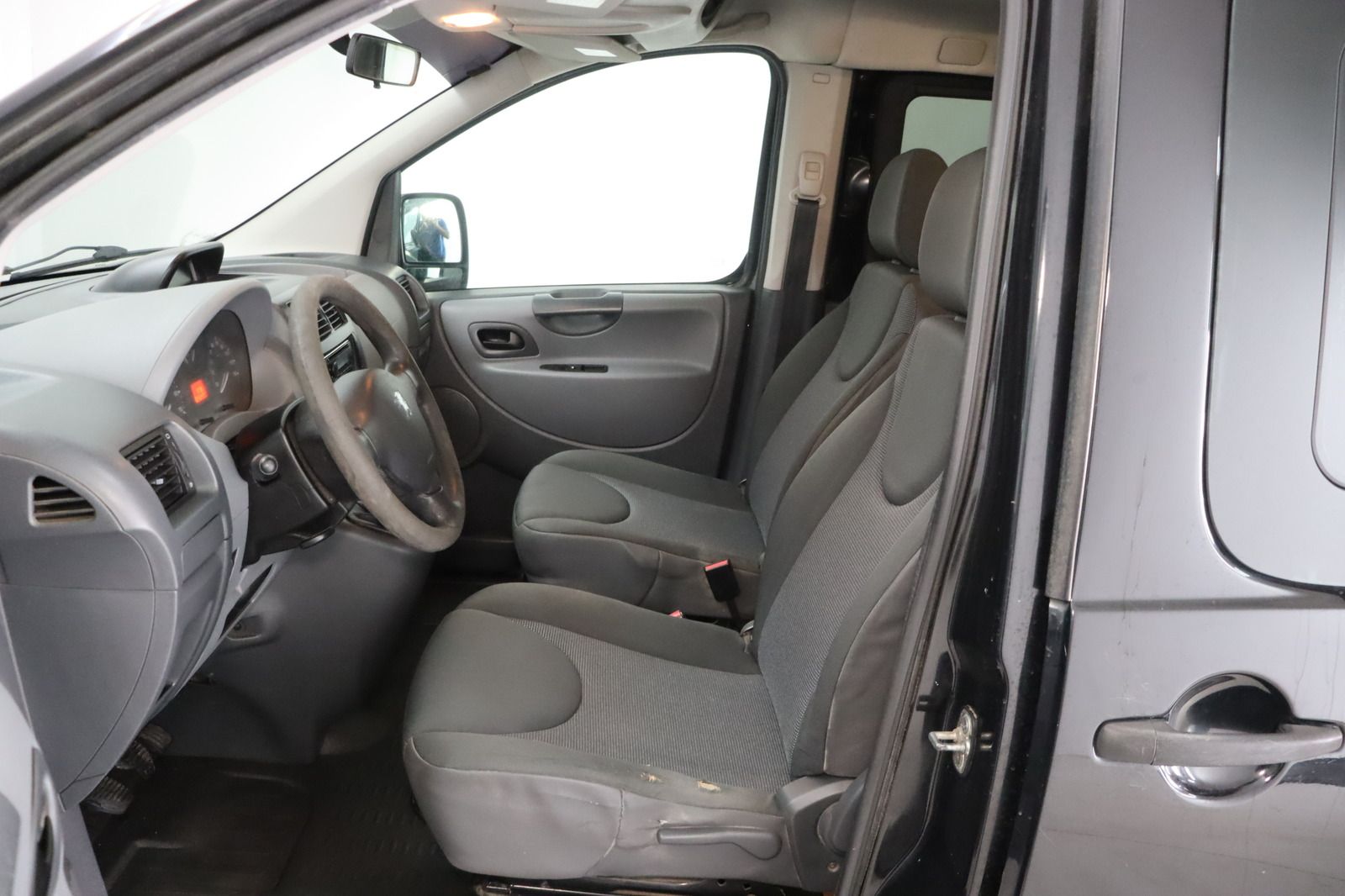 Fahrzeugabbildung Peugeot Expert Tepee 1.6HDI COOL 8 Sitzer