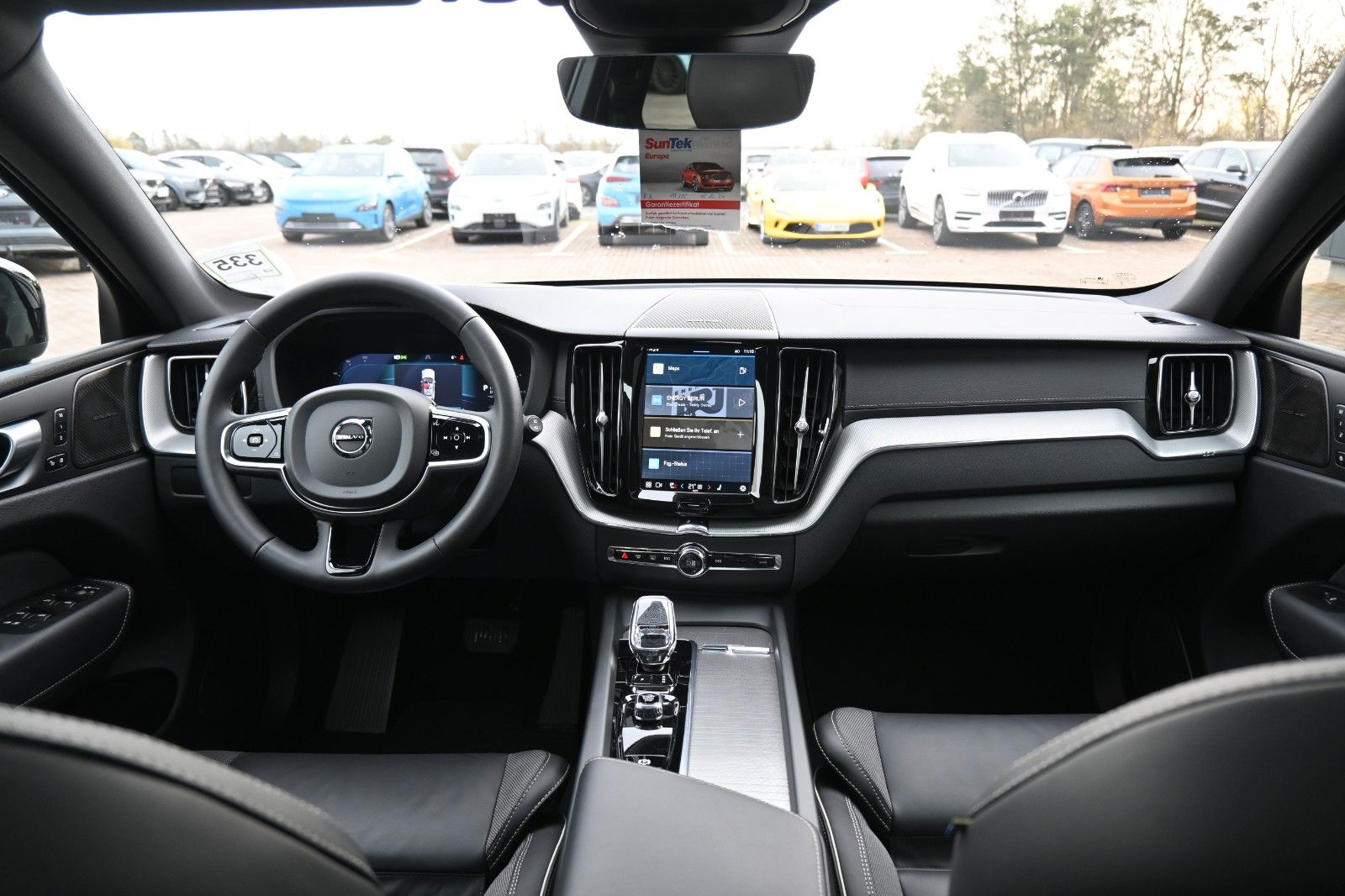 Fahrzeugabbildung Volvo XC60 B4 AWD Ultimate Dark*LED*PANO*STHZ*