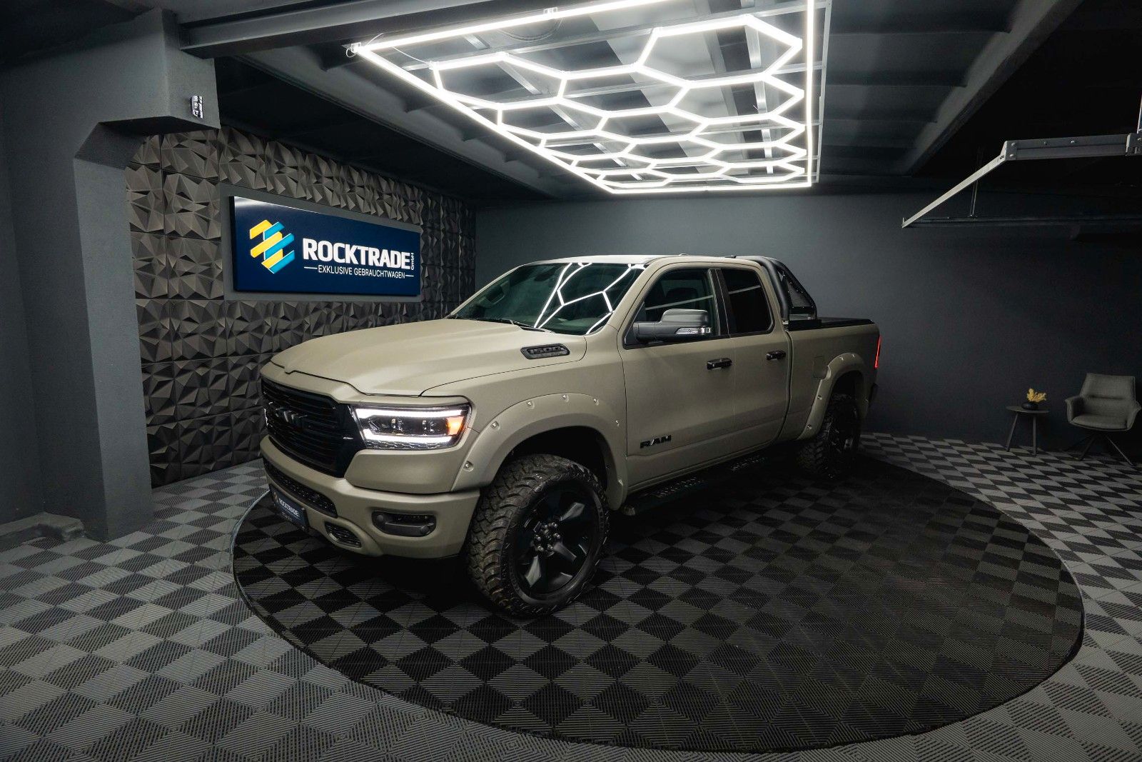 Fahrzeugabbildung Dodge RAM 5.7 V8 HEMI 4x4 OFFROAD LONGBED RAPTOR Style