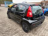 Peugeot 107 Urban Move 5 Türen und Klimaanlage - Peugeot 107 mit Benzin-Antrieb