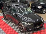 BMW X7 xDrive 30d 7-Sitzer Panorama HUD Luft AHK 21 - BMW X7 mit Schiebedach