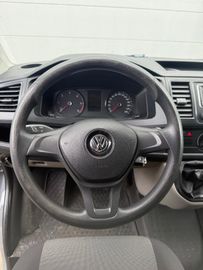 Volkswagen T6 Transporter - 12