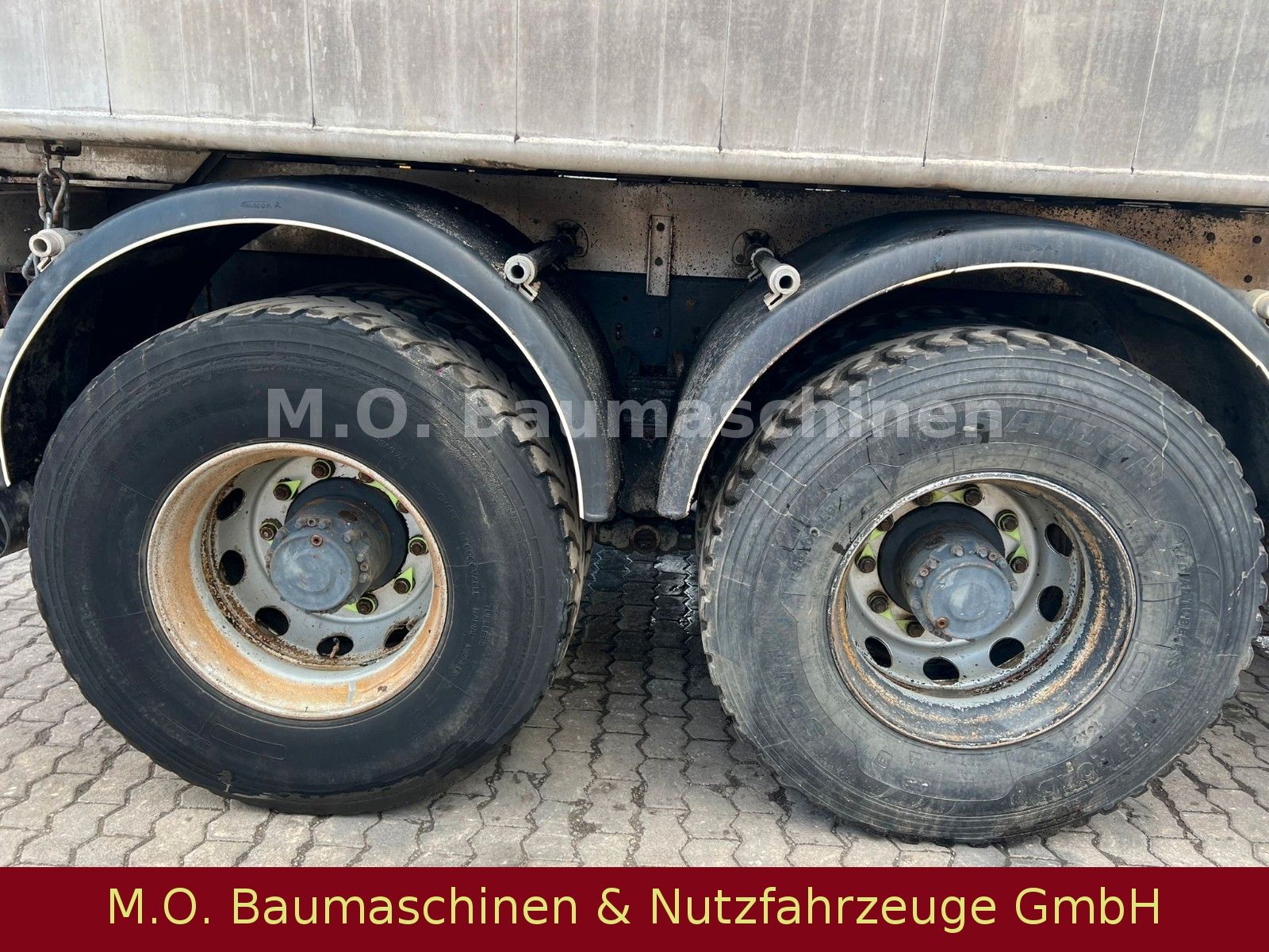 Fahrzeugabbildung Renault Kerax 370.26 / 6x4 /Alu Kipper /