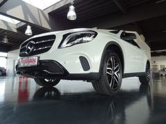 MERCEDES-BENZ GLA 200 Urban/ Autom./ Comand/ LED/ Kamera/ Pano