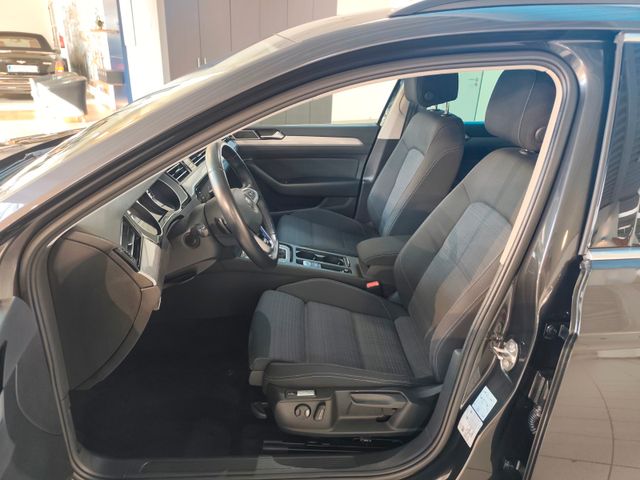 Passat Variant GTE *ACC*Navi*Ergo*AHK*Kamera*18"