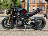 Triumph Speed Triple 1200 RS  NEU *2025* Jet Black - TRIUMPH TR2