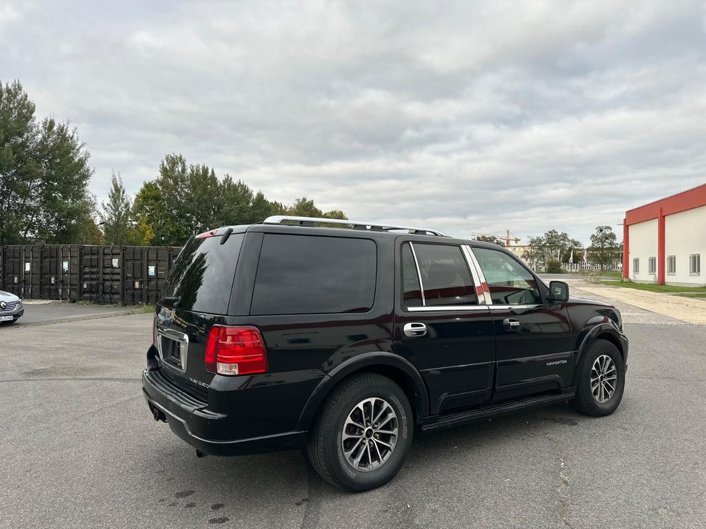 Lincoln Navigator