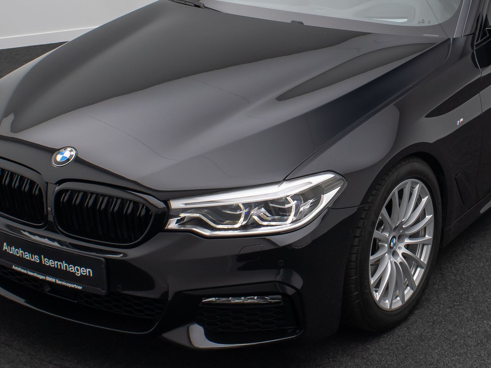 Fahrzeugabbildung BMW 530d xD M-Paket 360° LED DAB HUD Pano NaviPro