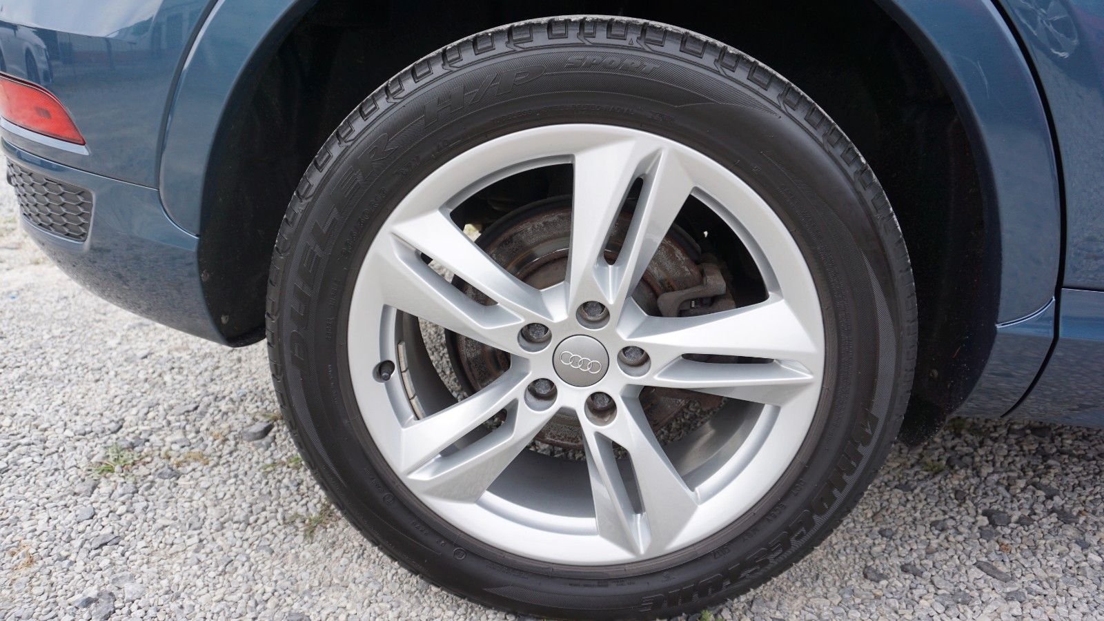 Fahrzeugabbildung Audi Q3 S Line, Navi, LED, AHK, Keyless, Start & Stop