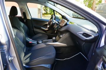 Fahrzeugabbildung Peugeot 2008 Active #Zahnriemen bei 78Tkm erneuert.
