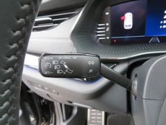 SKODA Octavia Combi 2.0 TDI Sportline DSG LED Navi SKODA Octavia Combi 2.0 TDI Sportline DSG LED Navi